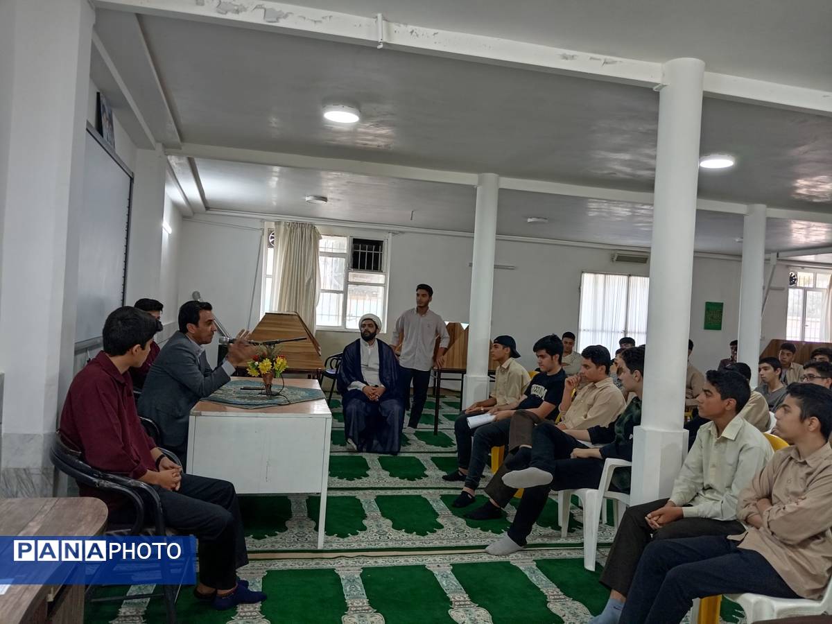 مشاوره هدایت تحصیلی و انتخاب رشته در دبیرستان نمونه آیت الله خامنهای