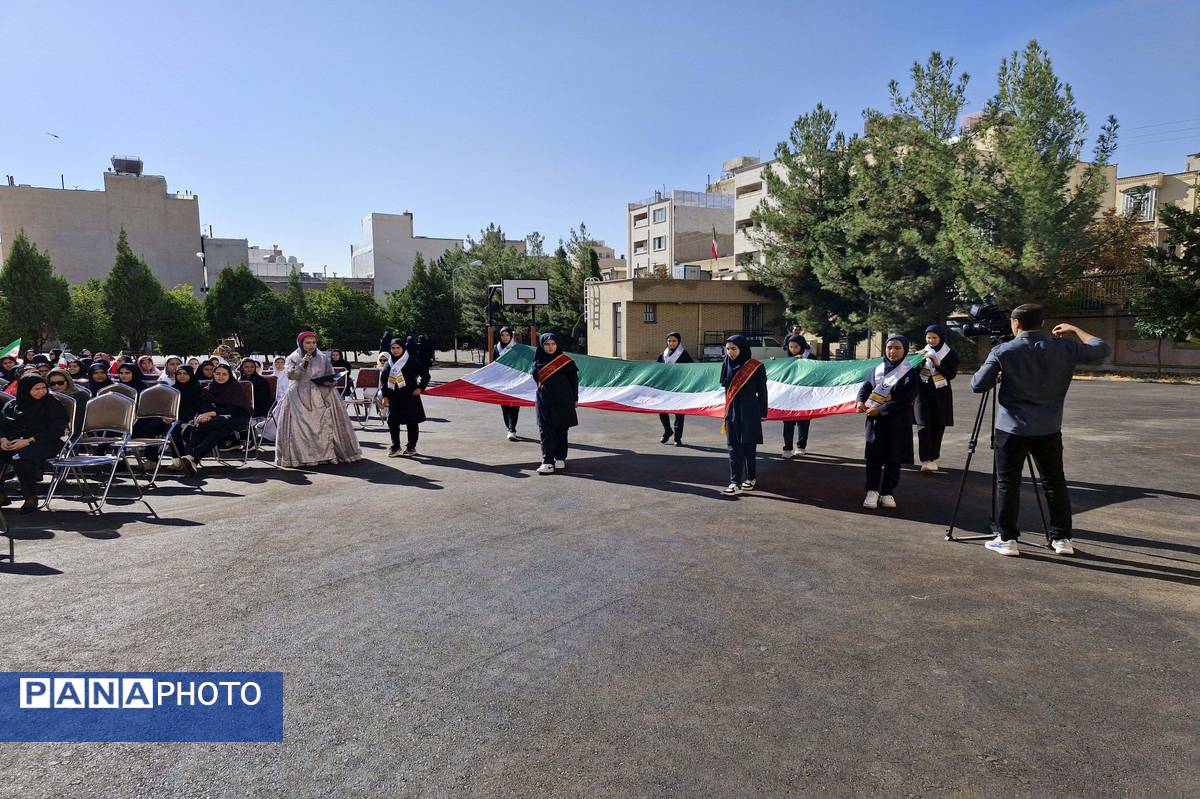  نواخته شدن زنگ مهر و برگزاری جشن بازگشایی مدارس عشایری استان فارس