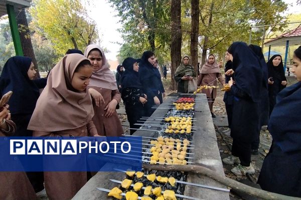 اردوی طرح تمشک دانش‌آموزان ناحیه یک بهارستان