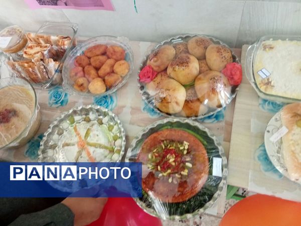 جشنواره غذای سالم در مدرسه حاج مهدی روحانی