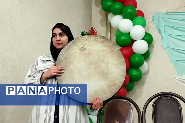 دبیرستان صدیقه طاهره غرقِ در شور فاطمی