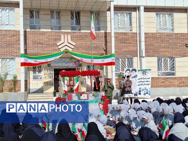 میزبانی دانش‌آموزان دختر بیرجندی از شهید گمنام 