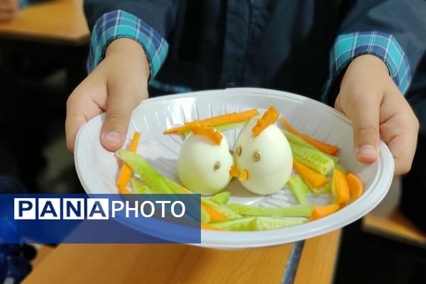 برگزاری روز جهانی تخم مرغ در دبستان فرهنگ۲ باقرشهر 