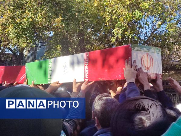 استقبال پرشور مردم بجنورد از پیکر شهیدان گمنام