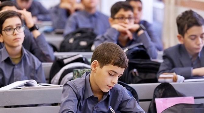 آموزش مفاهیم حقوق شهروندی در مدارس راهکاری مؤثر برای کاهش آسیب‌های اجتماعی