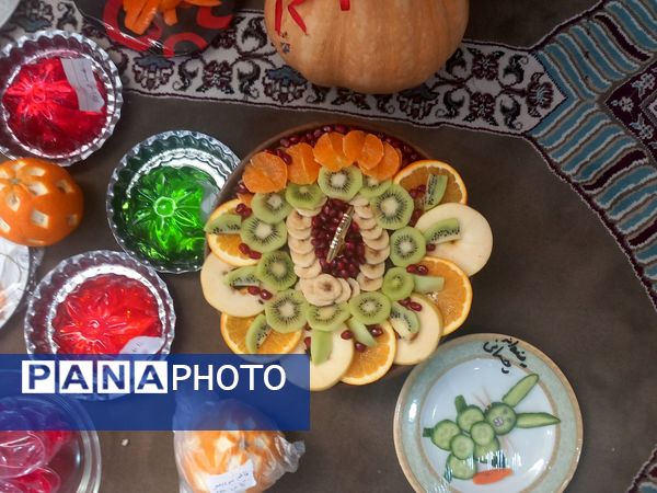 جشنواره میوه آرایی در مدرسه شهید غلامی خلیل آباد 