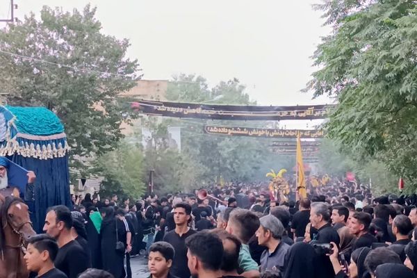 مراسم خیمه‌برداری و خیمه‌کوبی در نوش آباد به مناسبت تاسوعای حسینی و ورود کاروان اباعبدالله الحسین به کربلا
