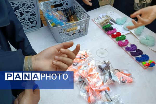 بازارچه غذا و صنایع دستی دانش آموزان دبیرستان صدیقه کبری 