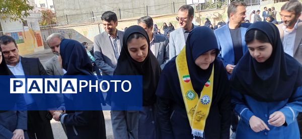 برگزاری انتخابات شورای دانش‌آموزی در مدرسه شاهد آمنه