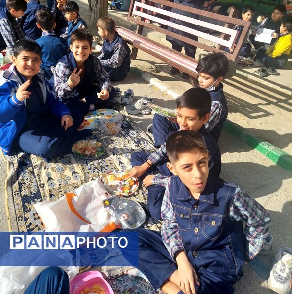 صبحانه سلامت و روز جهانی تخم مرغ در مدرسه شهدای فرهنگی شهرستان شیروان