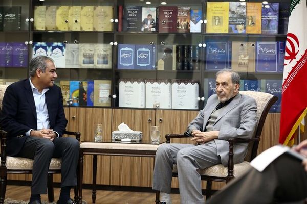 ولایتی: با مذاکره‌ بدون پیش‌شرط و حفظ خطوط قرمزمان مخالفتی نداریم