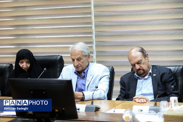 دیدارصمیمی وزیرآموزش و پرورش با جامعه خیرین مدرسه‌ساز کشور