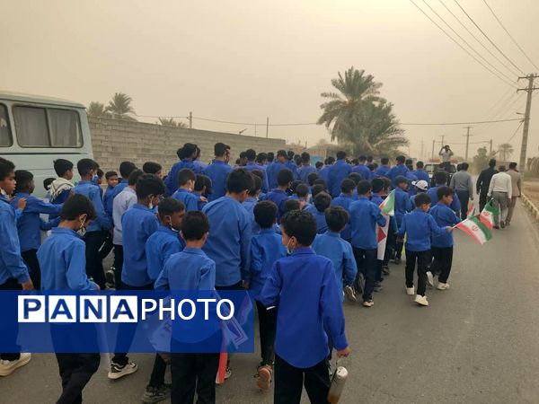 دانش آموزان امروز پرچم داران استقلال و عزت فردا 