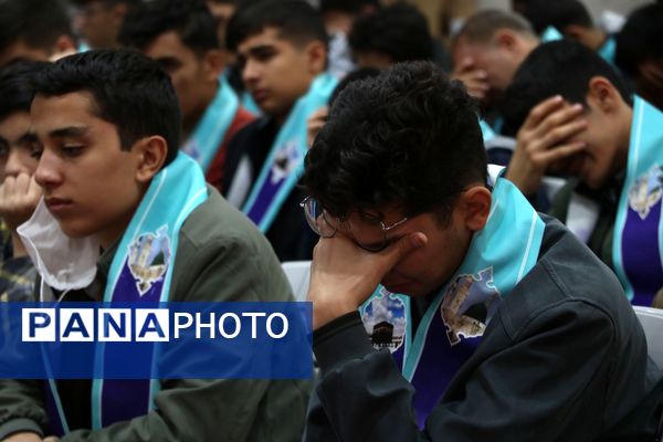 اعزام کاروان پسران عمره دانش‌آموزی از مشهد