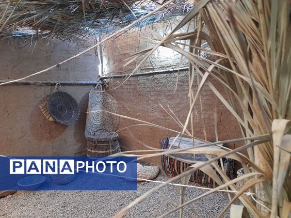 بازدید دانش‌آموزان تکتم از نمایشگاه ریحانه‌النبی