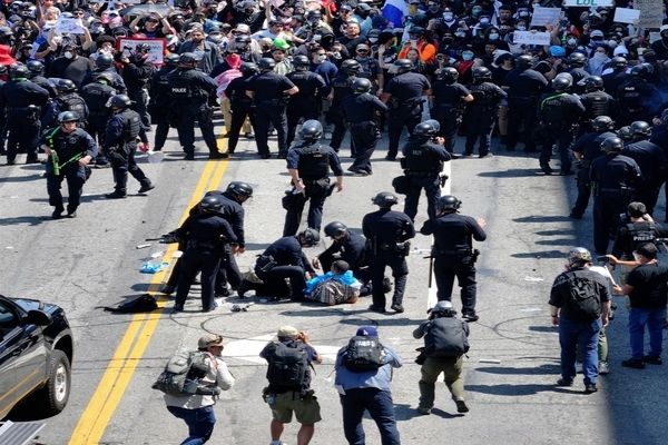 حداقل ۱۲ نفر در بازداشتگاه‌های مهاجرتی آمریکا جان خود را از دست داده‌اند
