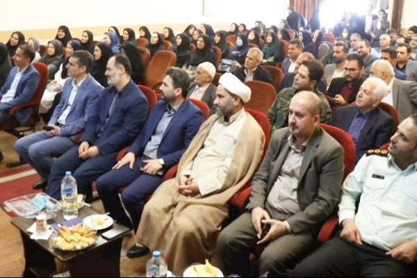 ستارگان آموزش وپرورش منطقه؛ مراسم تقدیر از منتخبین حوزه تعلیم و تربیت