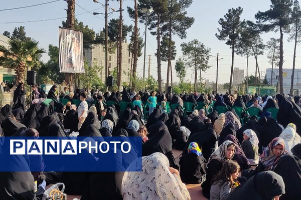 مراسم پرفیض روز عرفه در امامزاده عمادالدین رباط‌کریم با حضور پرشور زائران برگزار شد