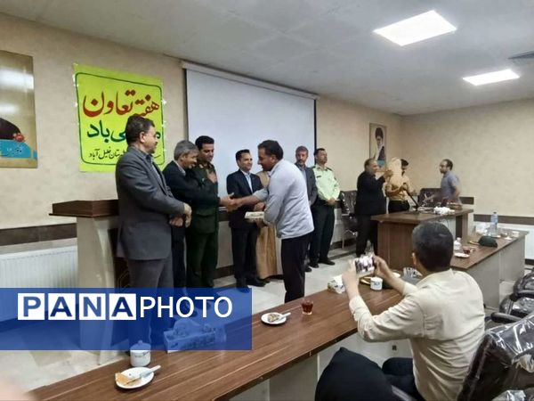 تجلیل از ۲۱ شرکت تعاونی فعال شهرستان خلیل‌آباد به مناسبت هفته تعاون