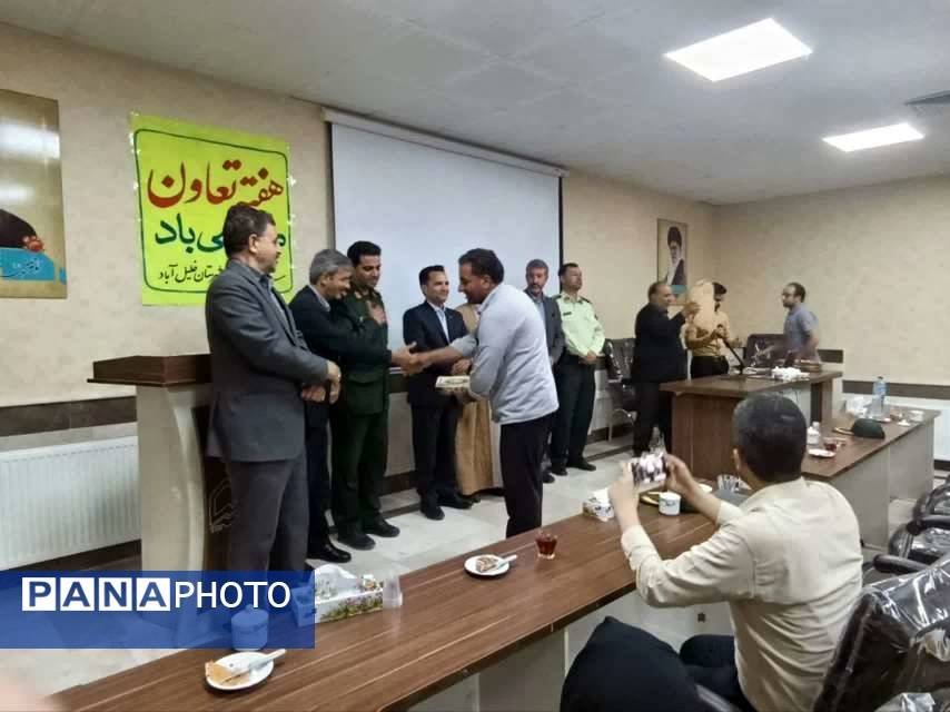 تجلیل از ۲۱ شرکت تعاونی فعال شهرستان خلیلآباد به مناسبت هفته تعاون