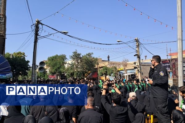 حضور کودکان و نوجوانان در دسته حسینیه اعظم زنجان 