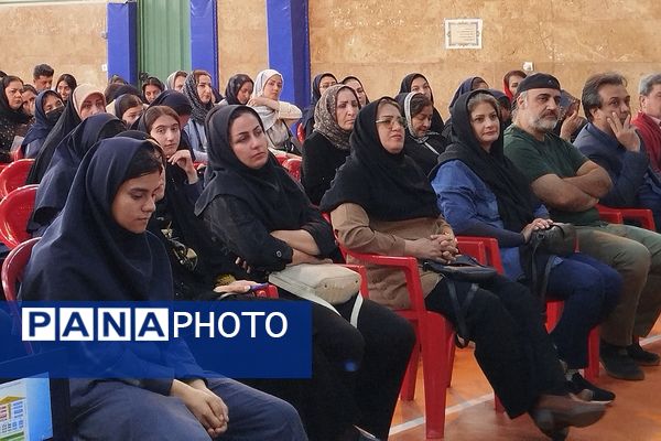  برگزاری کارگاه آموزشی هدایت و مشاوره  تحصیلی در دبیرستان تربیت رودهن  