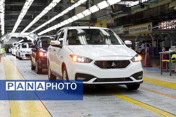 بازدید هنرجویان مکانیک از خط تولید پارس‌خودرو