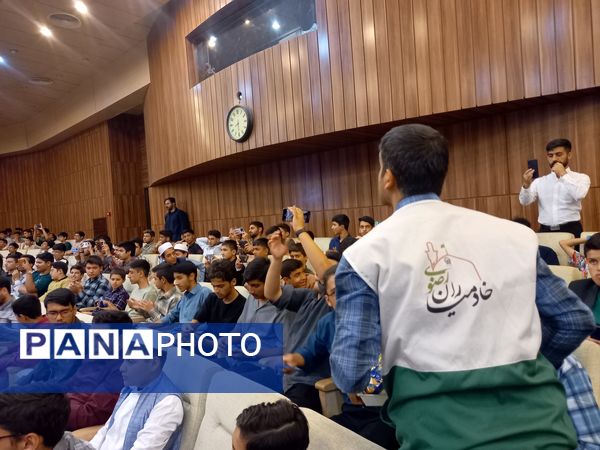 جشن میلاد حضرت رضا (ع) با حضور دانش آموزان قرآنی در سبزوار
