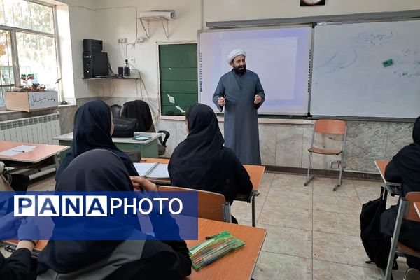 نشست تخصصی نماز در مدارس کهریزک 