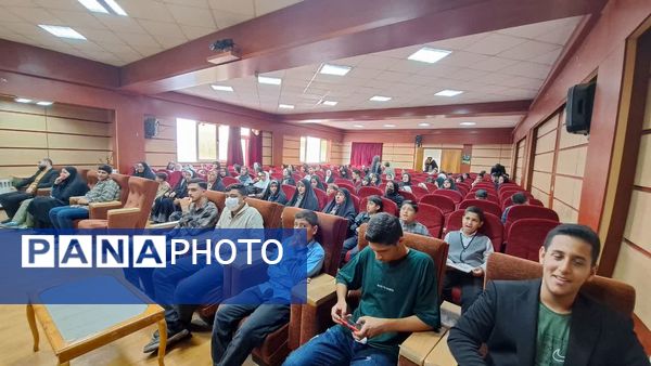 تجلیل از نخبگان قرآنی در نکا