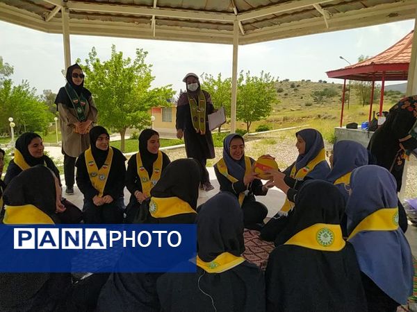 اردوی مهارتی تشکیلاتی پیشتازان دختر مقطع متوسطه اول ناحیه سه شیراز 