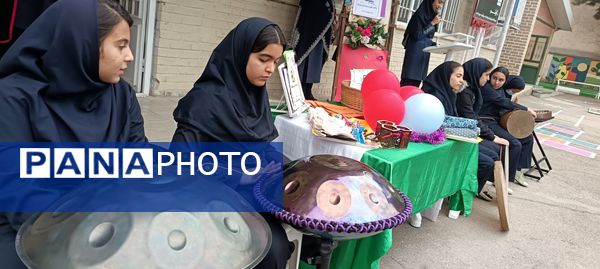 جشنواره کیک و دسر در دبیرستان کوثر فرهنگیان 