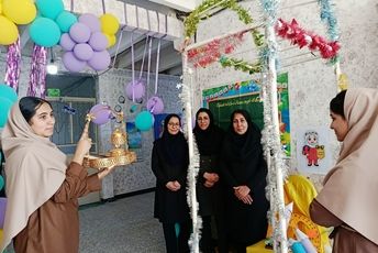 لبخند مهر بر لبان دانش‌آموزان فاطمیه