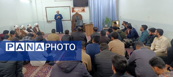برگزاری جلسات سلسله مباحث آشنایی با جنگ شناختی و رسانه در کاشمر