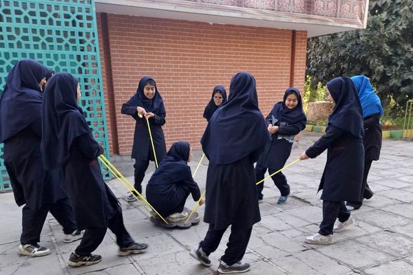 کافه‌ای برای فکر کردن و کتابخانه ای برای زندگی