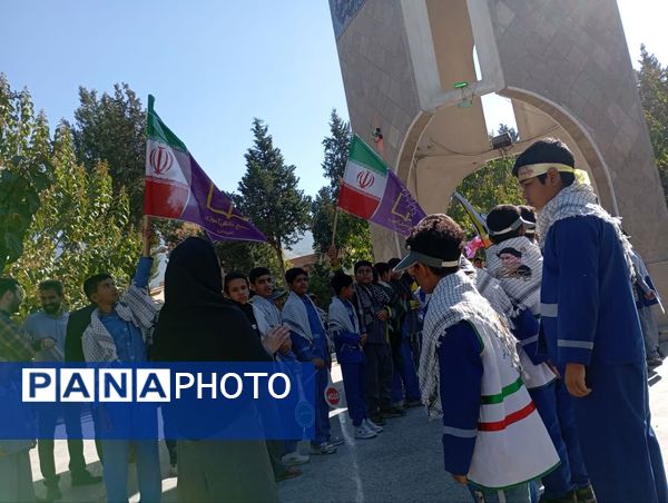 نواخته شدن زنگ استکبارستیزی در گالیکش