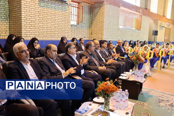 آیین سپاس معلم در دبستان دخترانه شهید باهنر بوشهر