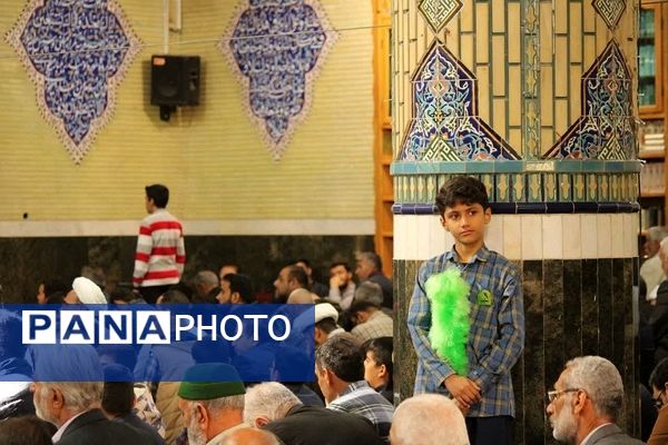 نماز جمعه شهرستان ورامین با حضور پرشور دانش‌آموزان 