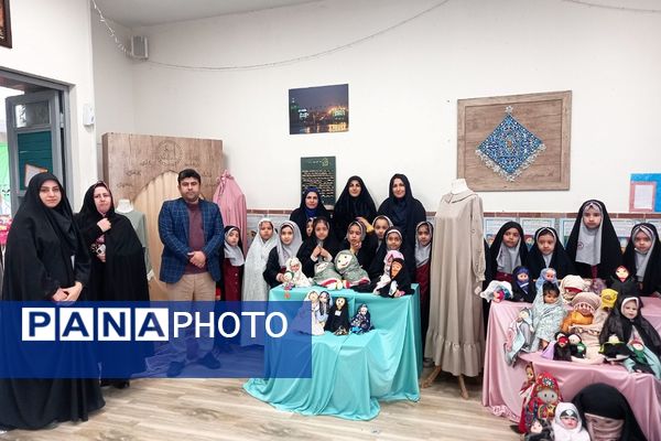 برگزاری نمایشگاه عفاف و حجاب و مشاغل در مدارس ناحیه دو شهرری 