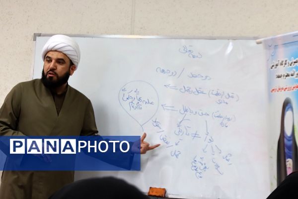 نشست بصیرتی و تربیتی با محوریت عفاف و حجاب در اداره آموزش و پرورش شهرستان اسلامشهر