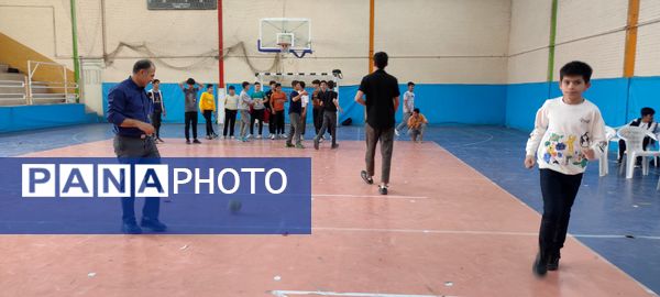 اجرای بازی‌های بومی، محلی در اردوی تمشک پسران شیروان