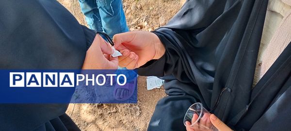 پیاده‌روی اهالی روستای رفن به مناسبت هفته سلامت