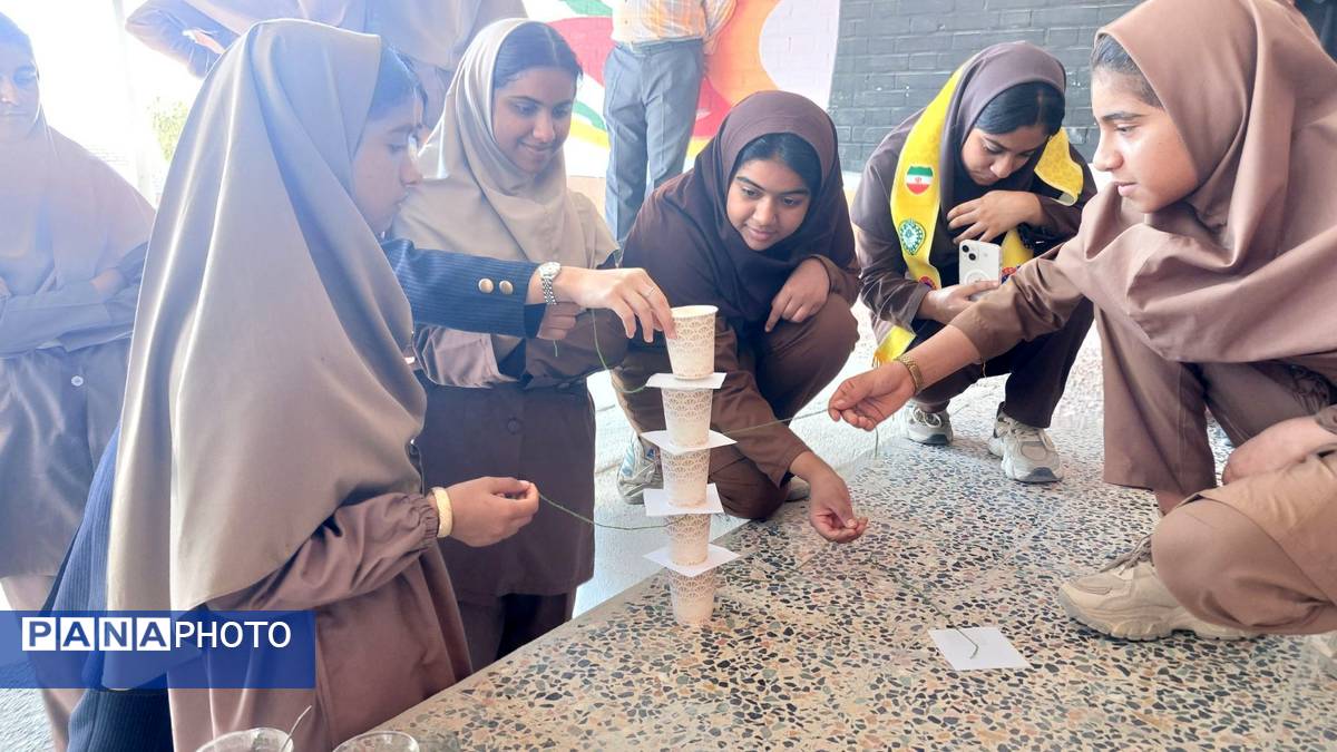 برگزاری روز آزمایشگاه در دبیرستان زینبیه فین