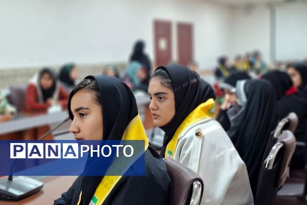 جلسه هم‌افزایی و توانمندسازی دانش‌آموزان جدیدالورود خبرگزاری پانا قرچک