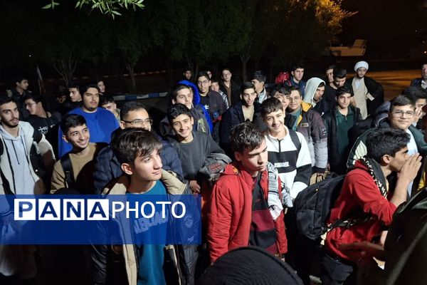 حضور دانش‌آموزان ناحیه دو شهرری در اردوی راهیان نور 