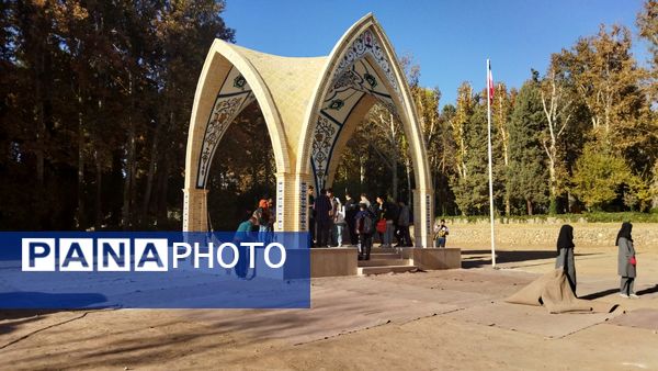 غبارروبی مزار مزار شهید دانش آموز اردوگاه شهید رجایی باغرود