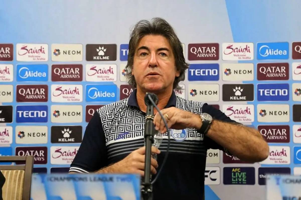 انتقاد ساپینتو از ورزشگاه میزبانی استقلال از پادیاب/احترامی به تیم استقلال نمی‌بینم