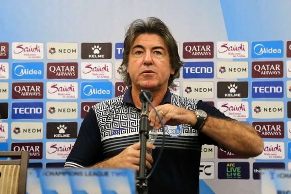 انتقاد ساپینتو از ورزشگاه میزبانی استقلال از پادیاب/احترامی به تیم استقلال نمی‌بینم