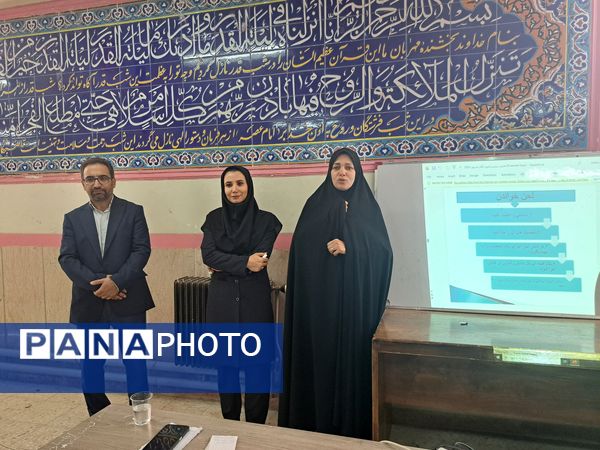 توانمندسازی نومعلمان ملارد در راستای طرح شهید همت در دبستان حضرت صدیقه(س)