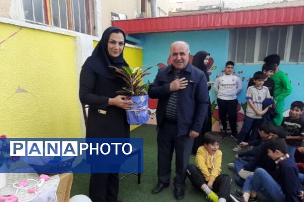 مراسم بزرگداشت ولادت حضرت زینب (س) و تجلیل از اولیای پرستار در دبستان ولیعصر و بهار معرفتِ شهرستانفیروزکوه